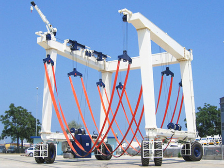 100 ton travel lift 