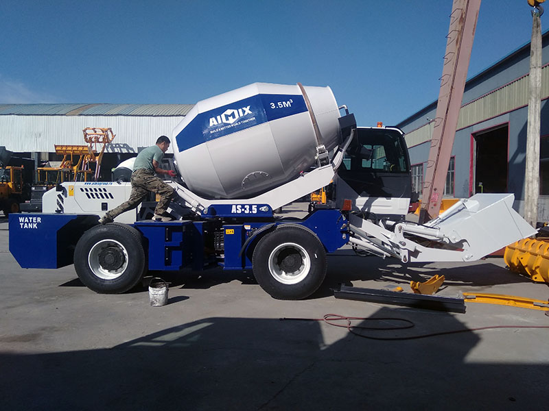 Self Loading Concrete Mixer