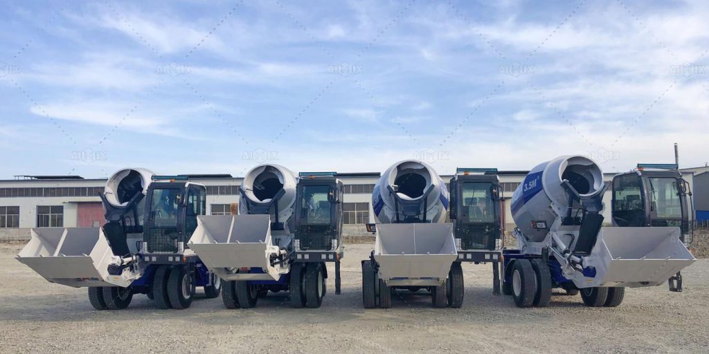 Self Loading Mobile Concrete Mixer